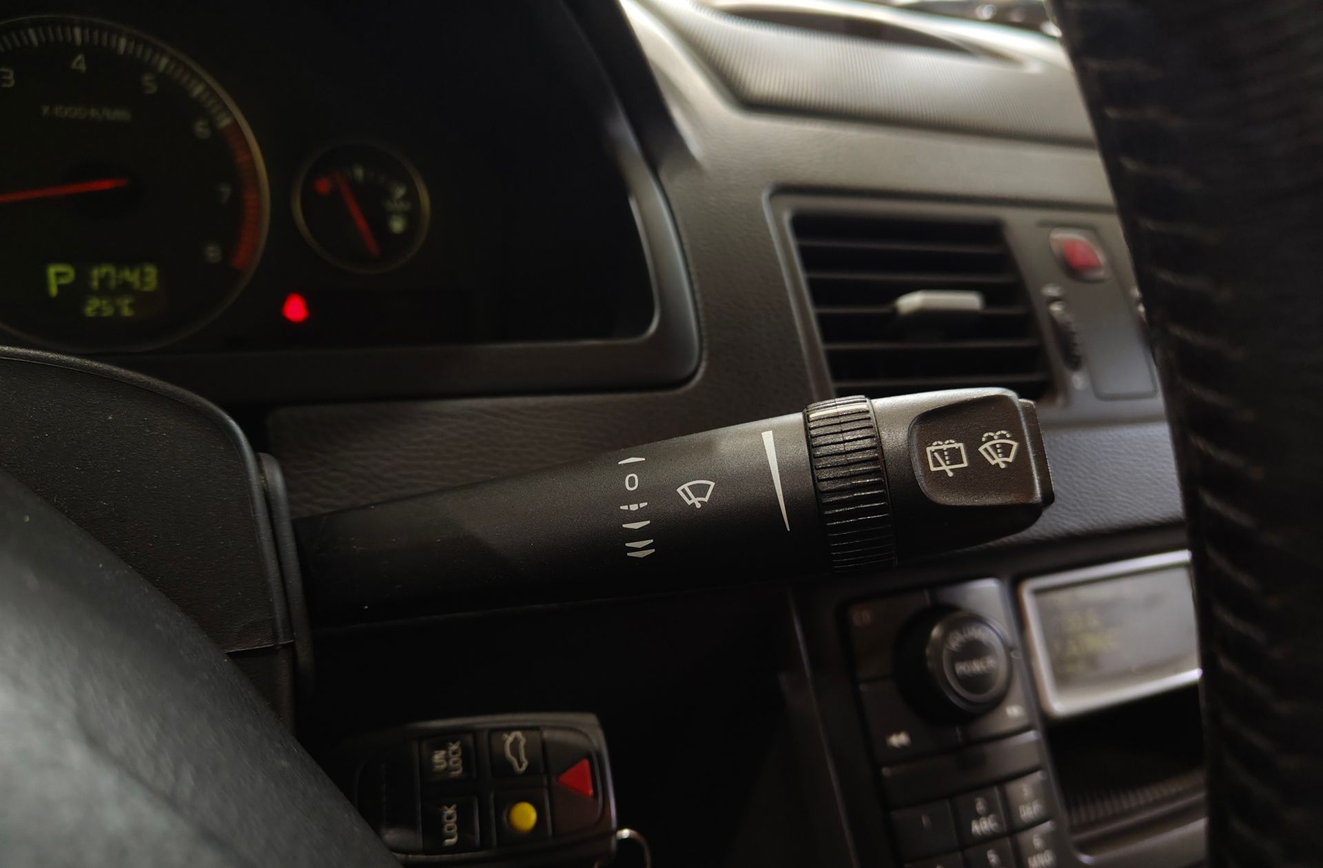 Volvo XC90 T6 Momentum 7 plazas - foto 27