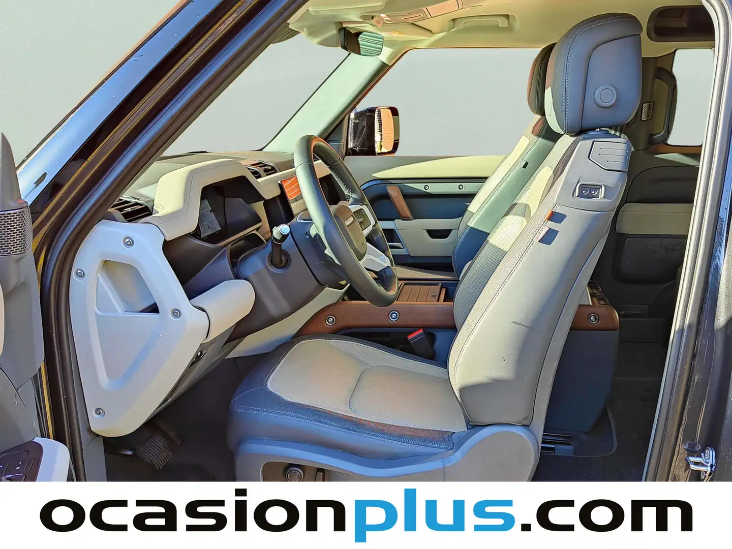 Foto Land Rover Defender Land Rover Defender 90 3.0 I6 MHEV X-Dynamic HSE 4WD AT  (400 CV)