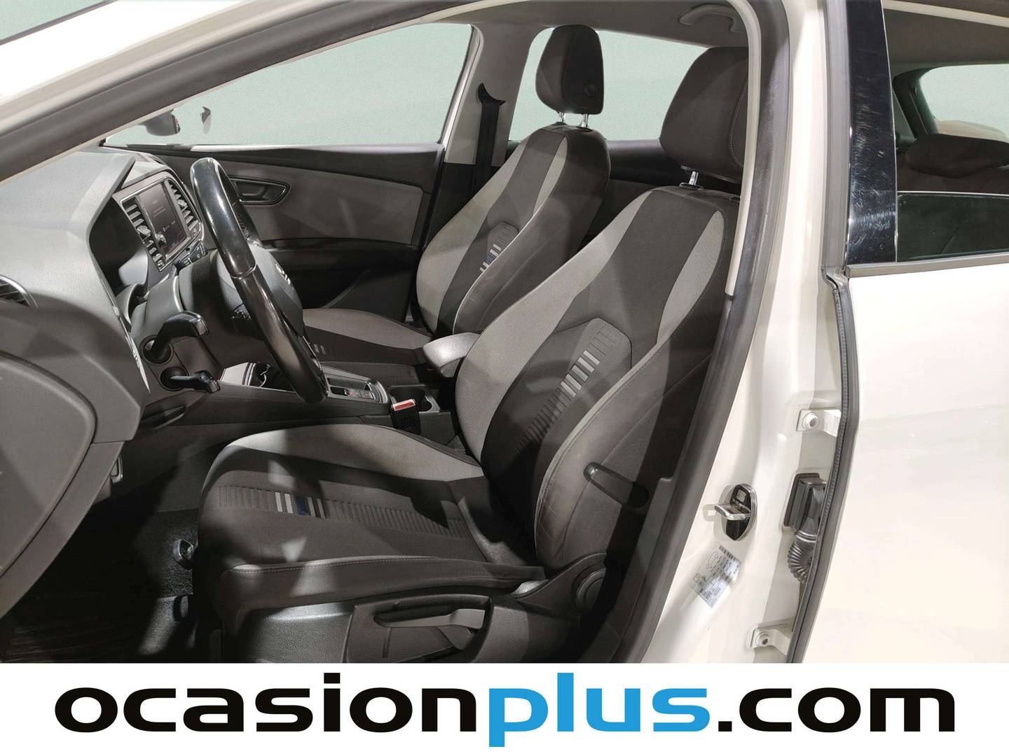 Foto asientos delanteros Seat León Seat León 1.0 EcoTSI S&S Style Visio Edition (115 CV)