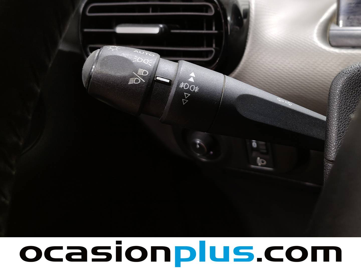 Equipamiento del Citroën C4 Cactus Citroën C4 Cactus PureTech 110 S&S Shine (110 CV)