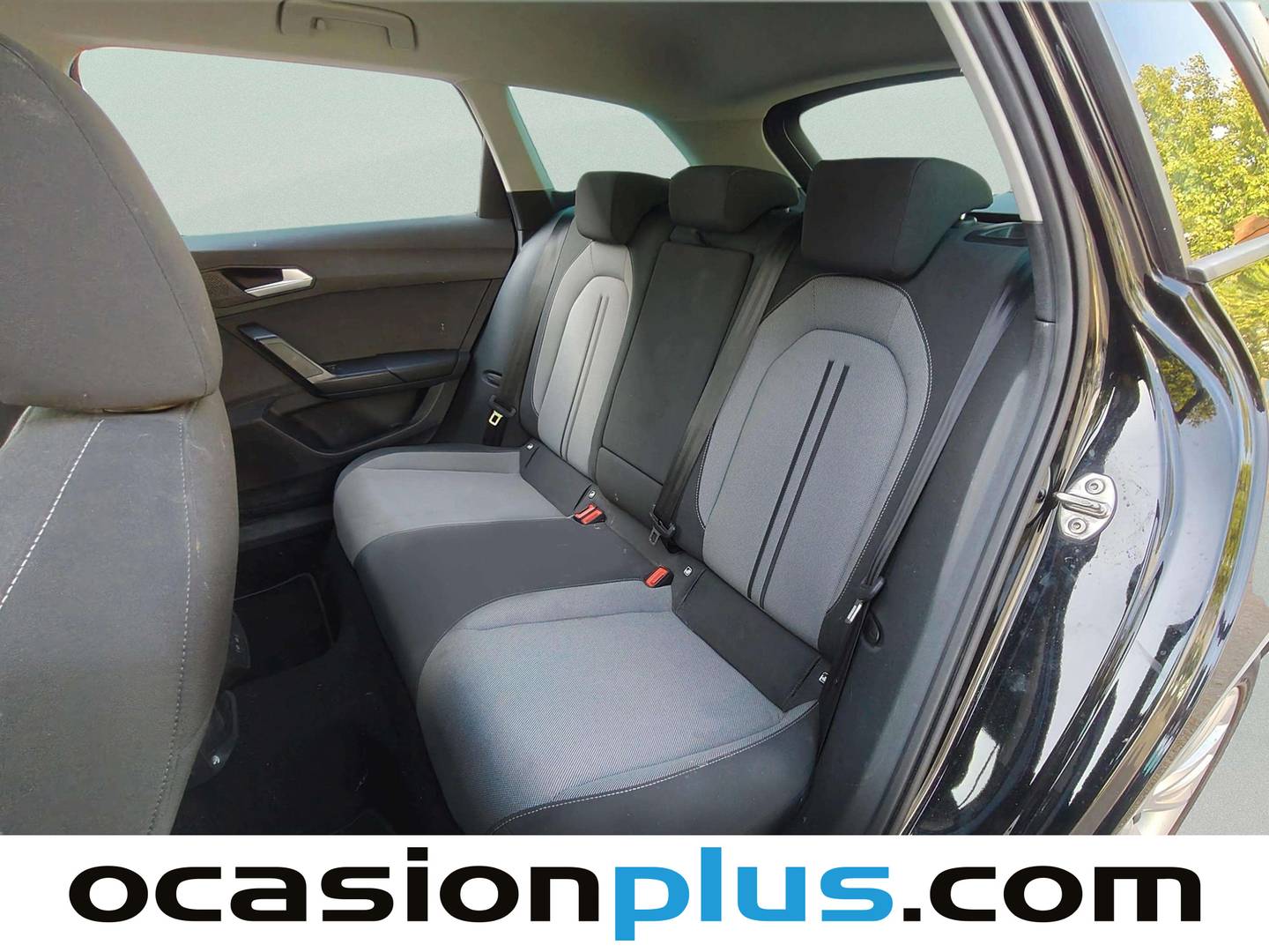 Foto asientos traseros Seat León Seat León ST 1.5 eTSI Style Special Edition Vision DSG (150 CV)
