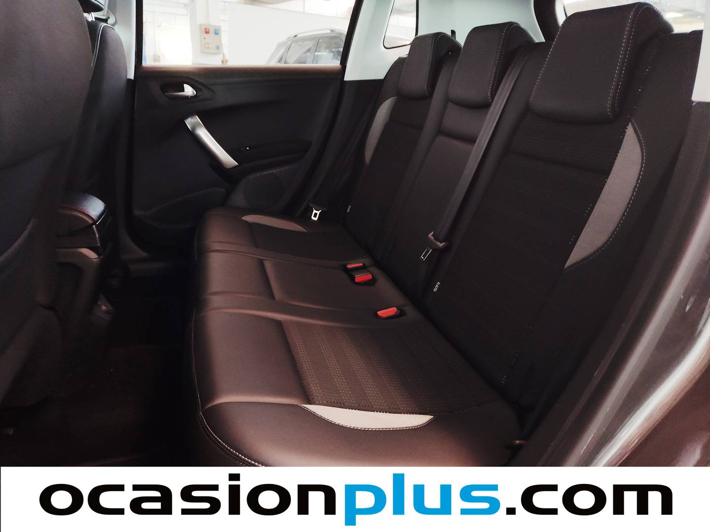 Foto asientos traseros Peugeot 2008 Peugeot 2008 PureTech 110 Allure EAT6  (110 CV)