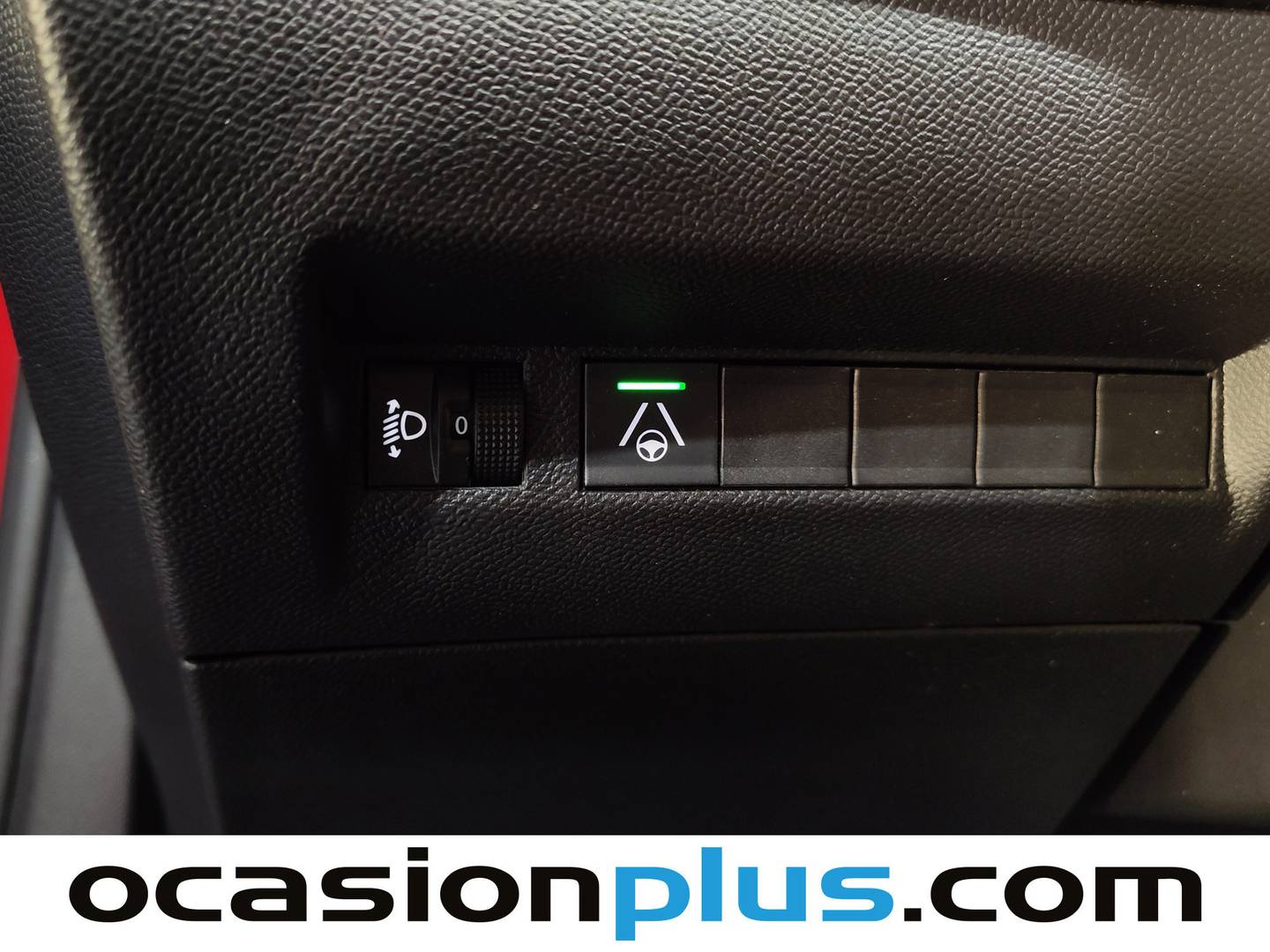 Foto Peugeot 2008 Peugeot 2008 Allure Hybrid eDCS6  (136 CV)