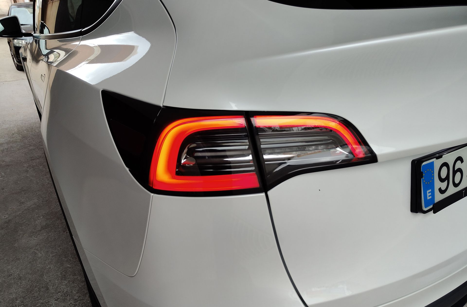 Tesla Model Y Gran Autonomía 4WD - foto 19