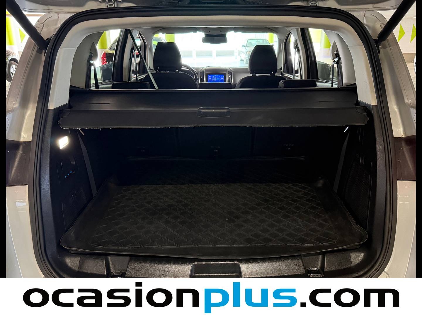Fotos maletero Ford S-MAX Ford S-Max 2.0 TDCI Panther Titanium Powershift (150 CV) 7 Plazas