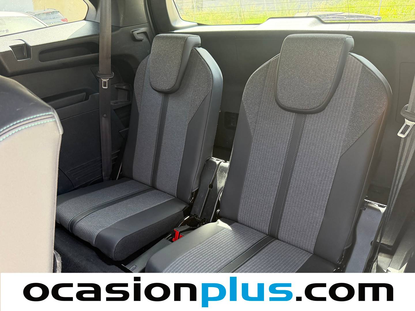 Foto asientos delanteros Peugeot 5008 Hybrid Peugeot 5008 Hybrid 1.2 Allure Pack eDCS6 (136 CV) 7 Plazas