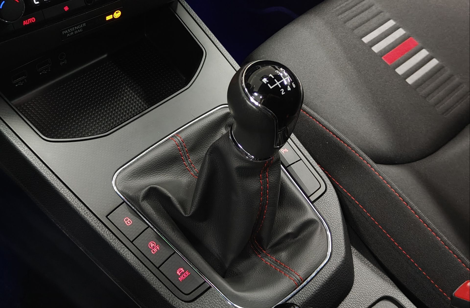 SEAT Ibiza 1.0 TSI FR Plus - foto 5