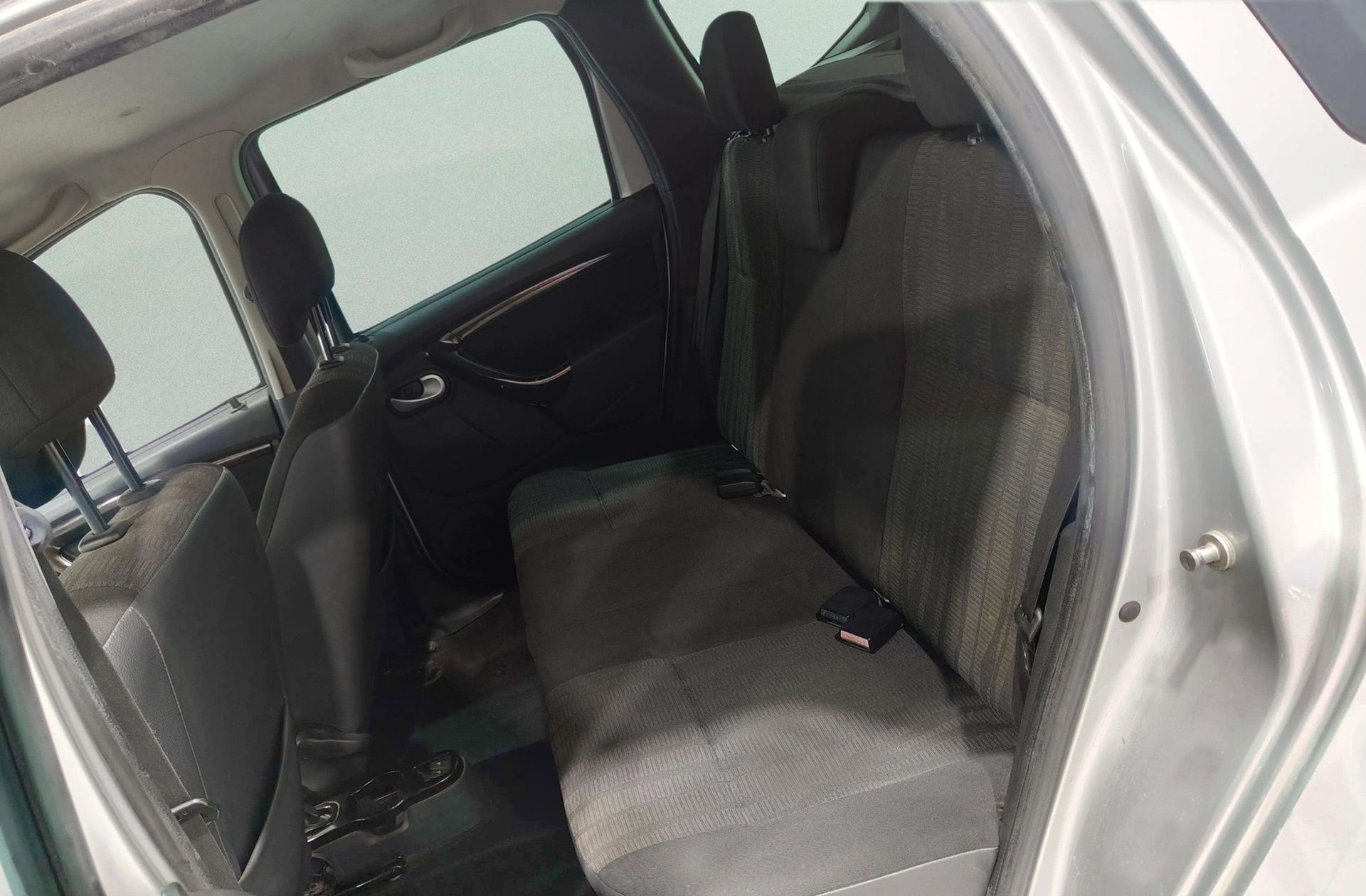 Dacia Duster Laureate dCi - foto 9