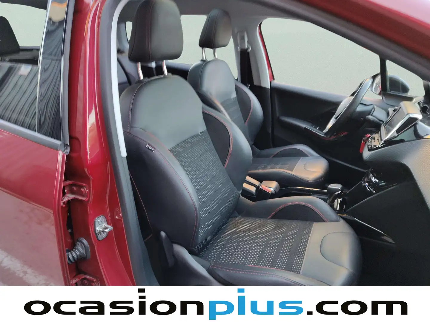 Foto Peugeot 2008 Peugeot 2008 PureTech 110 GT Line S&S EAT6 (110 CV)