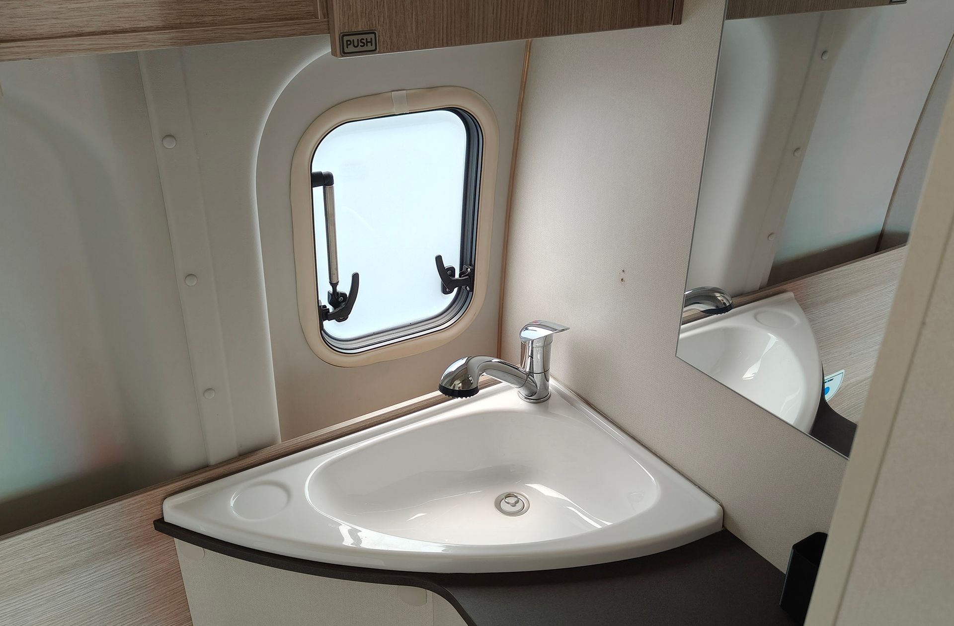 Bürstner GmbH BCS901 Active 2.0D 4 plazas - foto 8