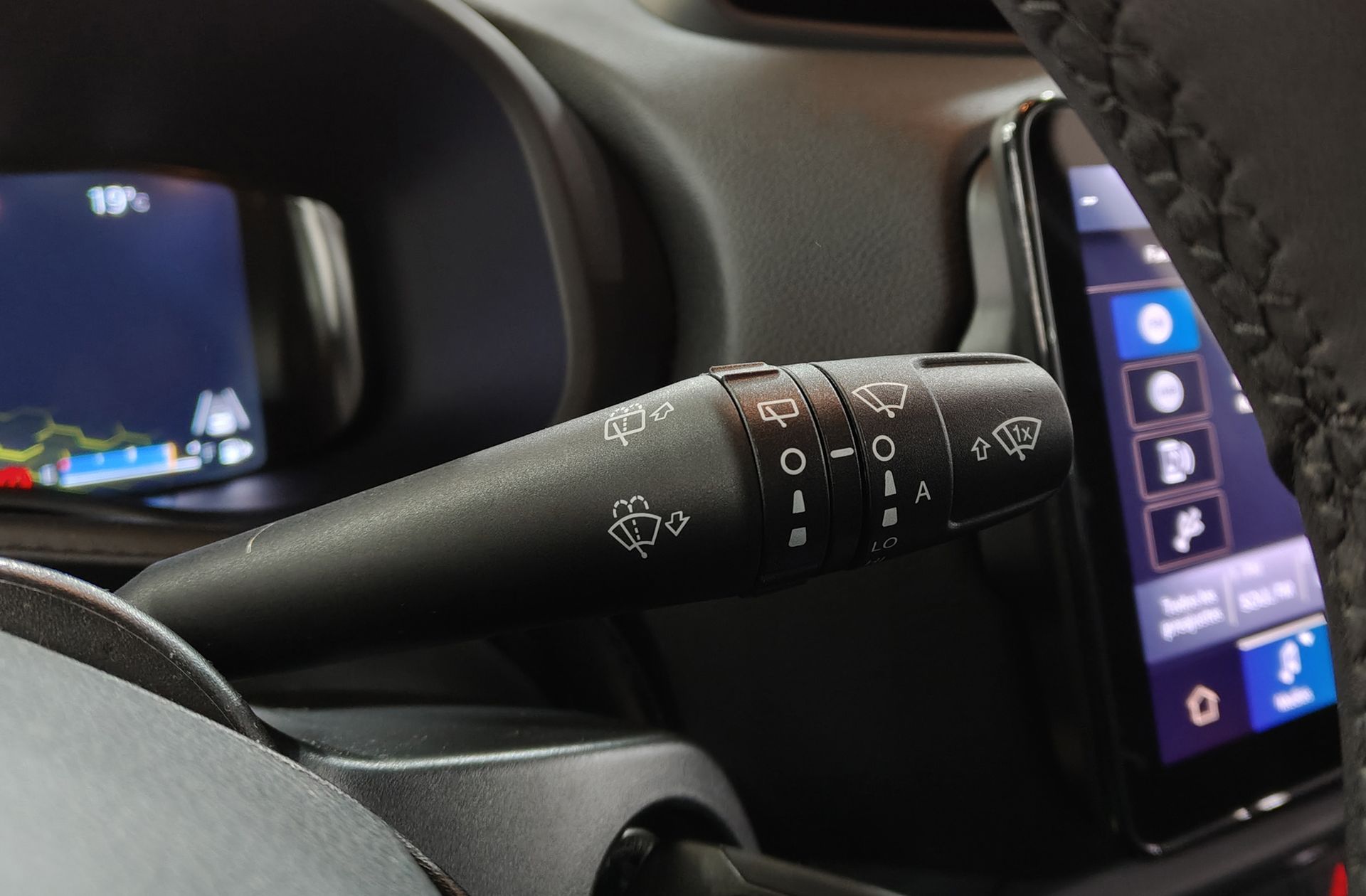 Jeep Renegade eHybrid 1.5 Limited ATX - foto 28
