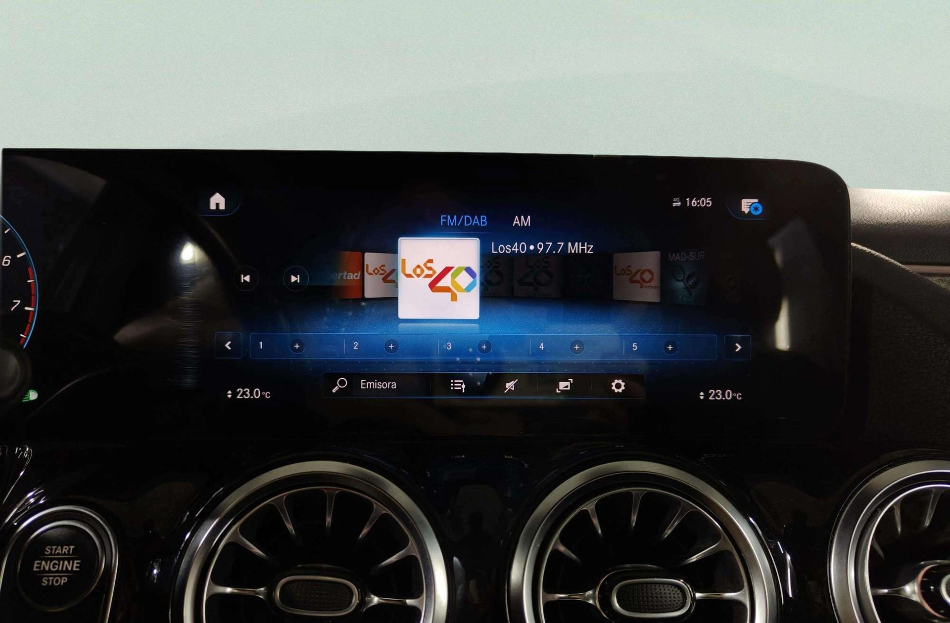 Mercedes-Benz GLA 200 - foto 33