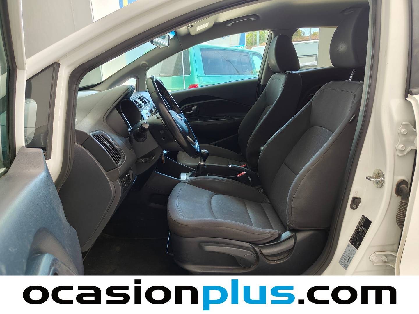 Foto asientos delanteros KIA Rio KIA Rio 1.2 CVVT x-Tech Eco-Dynamics (84 CV)