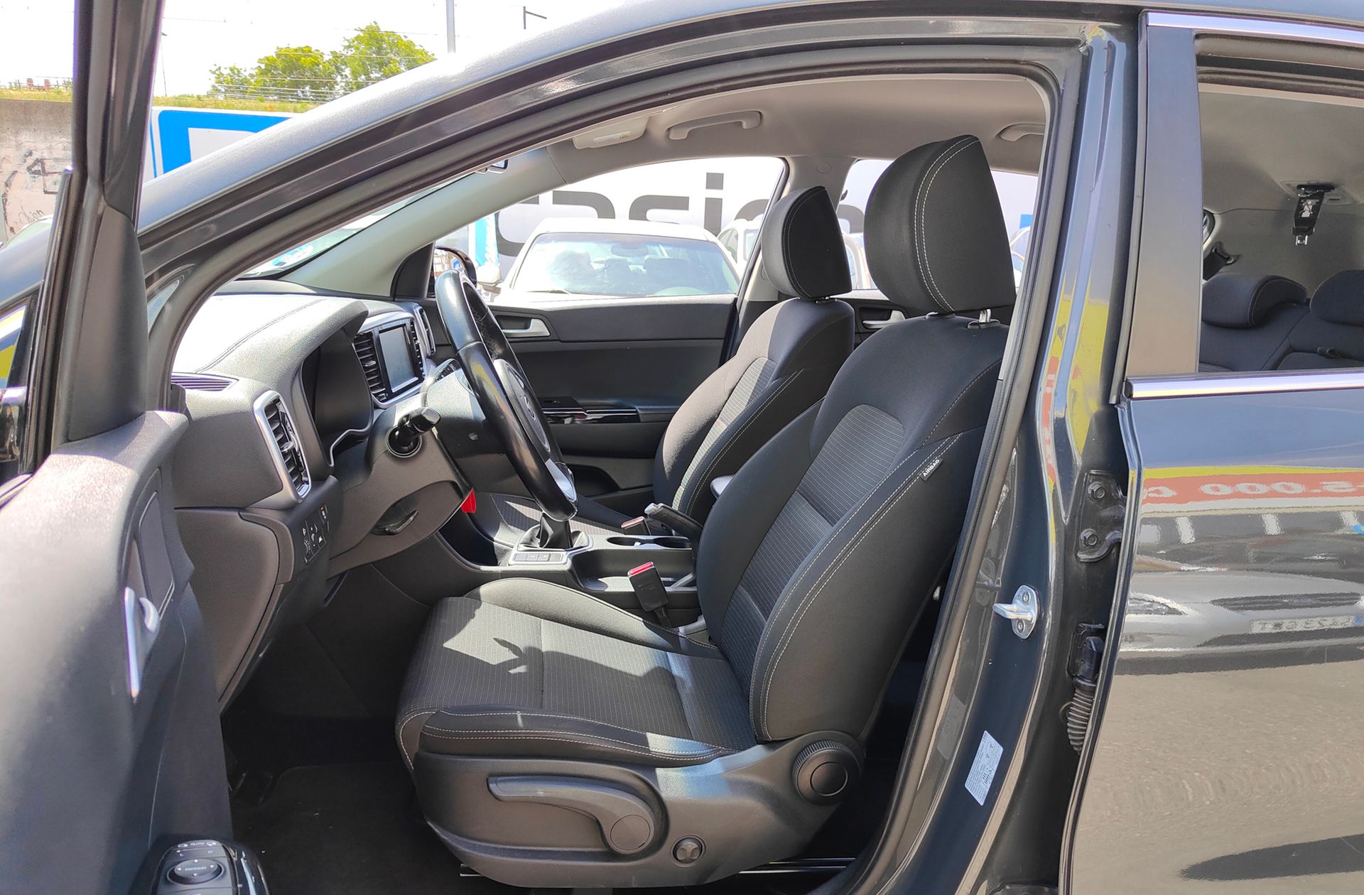 Kia Sportage 1.6 MHEV Drive 4x2 - foto 11