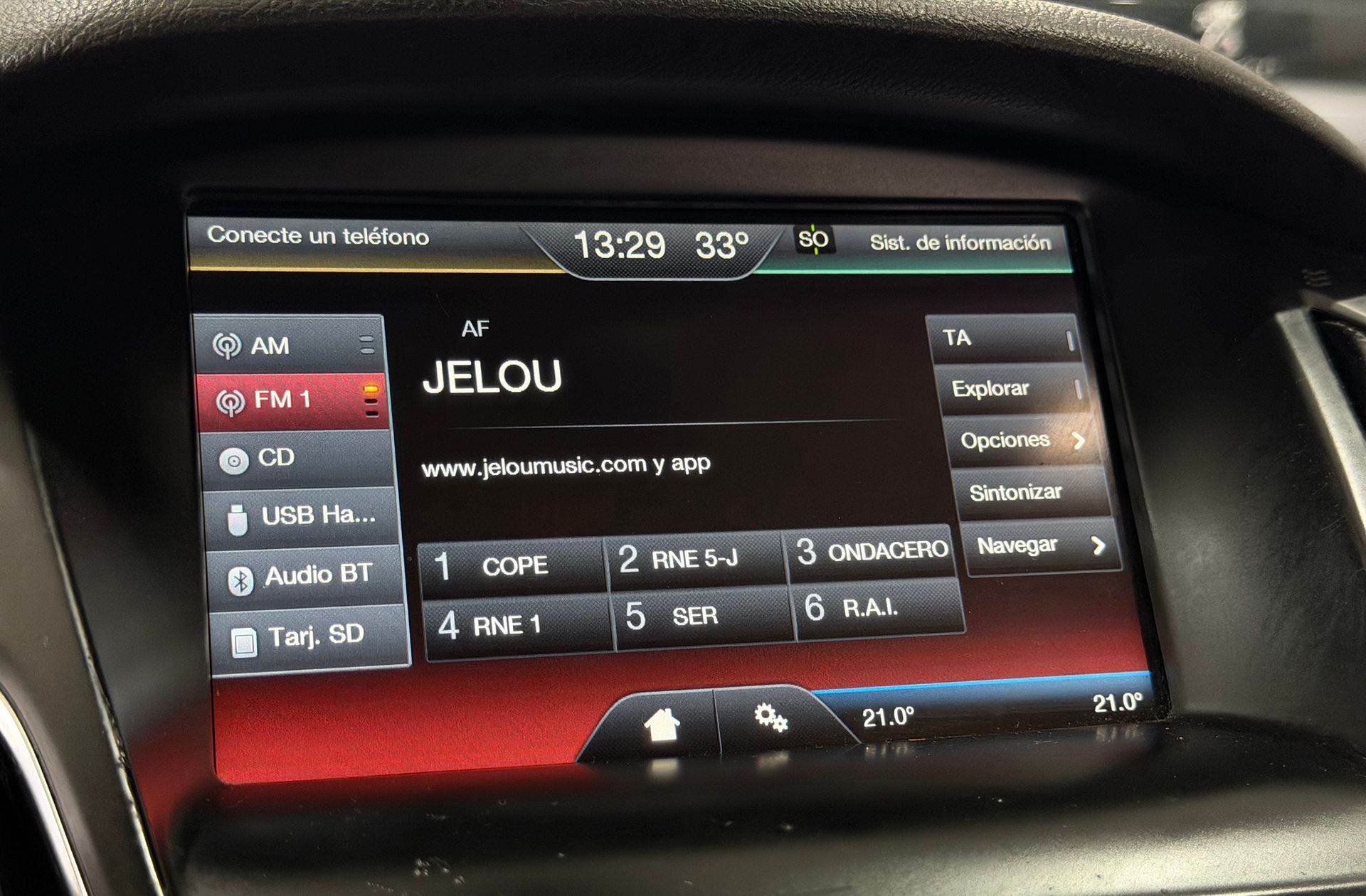 Ford Focus 1.0 EcoBoost Titanium Powershift - foto 30