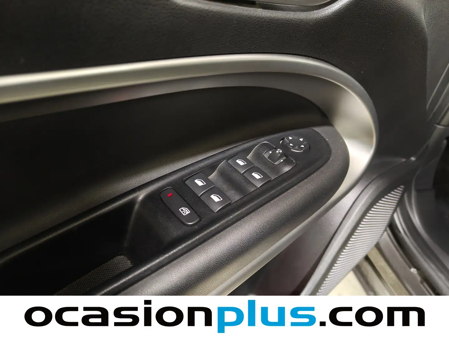 Foto Jeep Avenger Jeep Avenger 1.2 G Summit (100 CV)