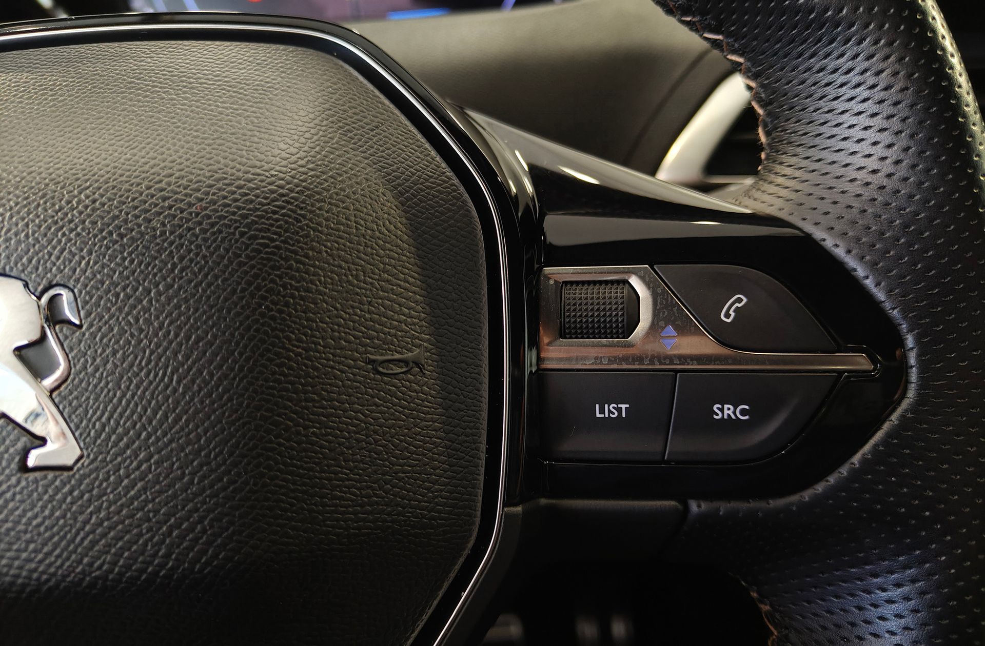 Peugeot 5008 PureTech 130 GT 7 plazas - foto 33