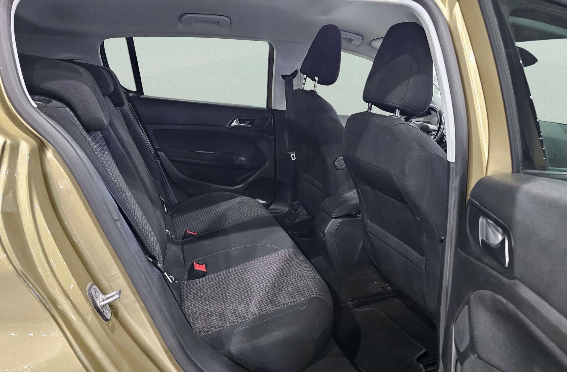 Peugeot 308 BlueHDi 130 Style EAT8 - foto 17