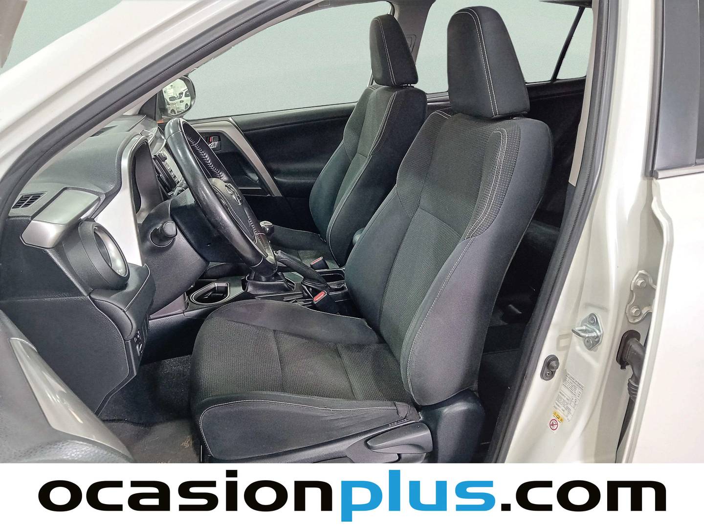 Foto asientos delanteros Toyota Rav4 Toyota Rav4 150D 2WD Advanc150D 2WD Advance Pack Drive (143 CV)e Pack Drive (143 CV)
