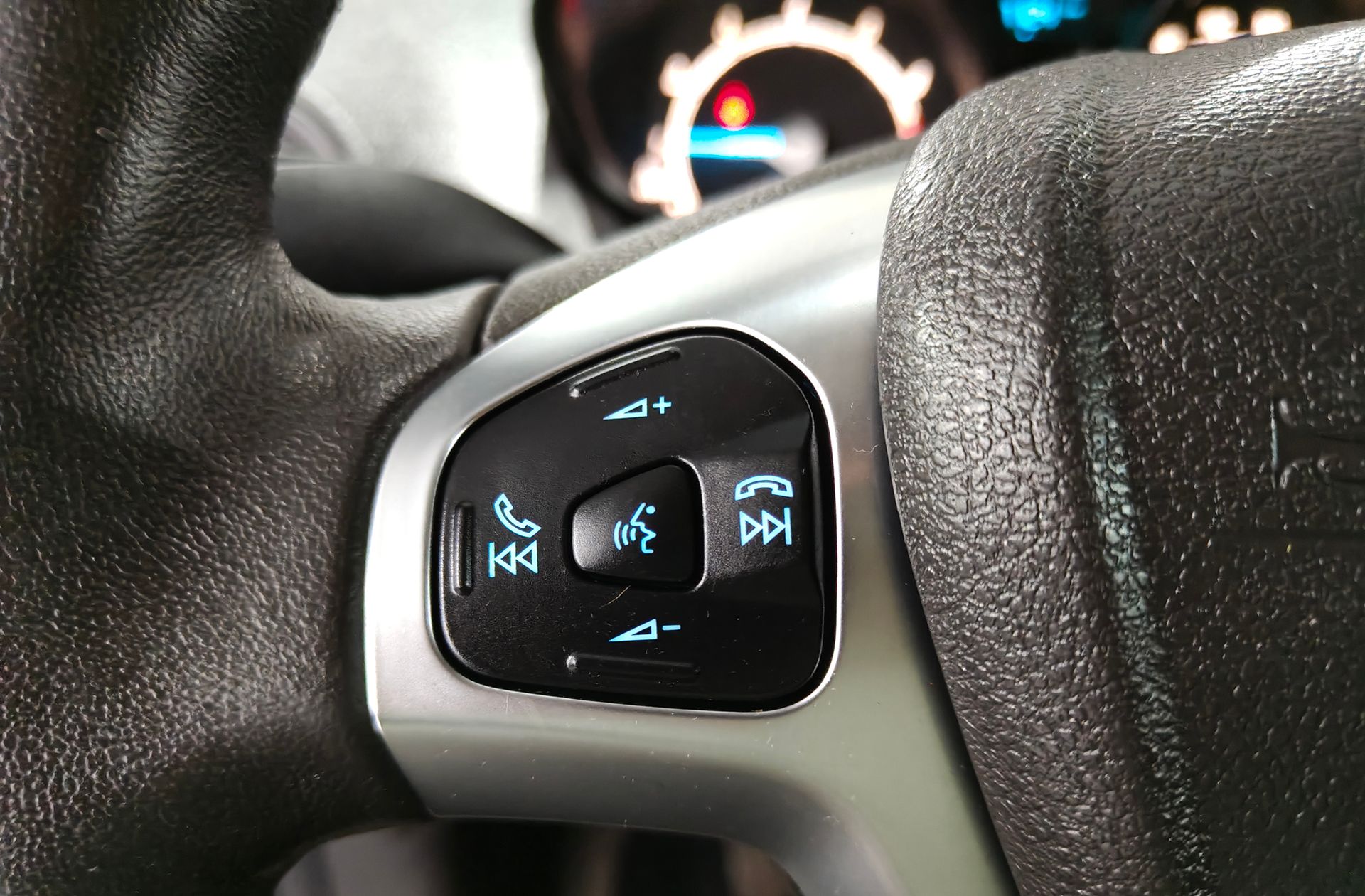 Ford Tourneo Courier 1.0 EcoBoost Trend - foto 21