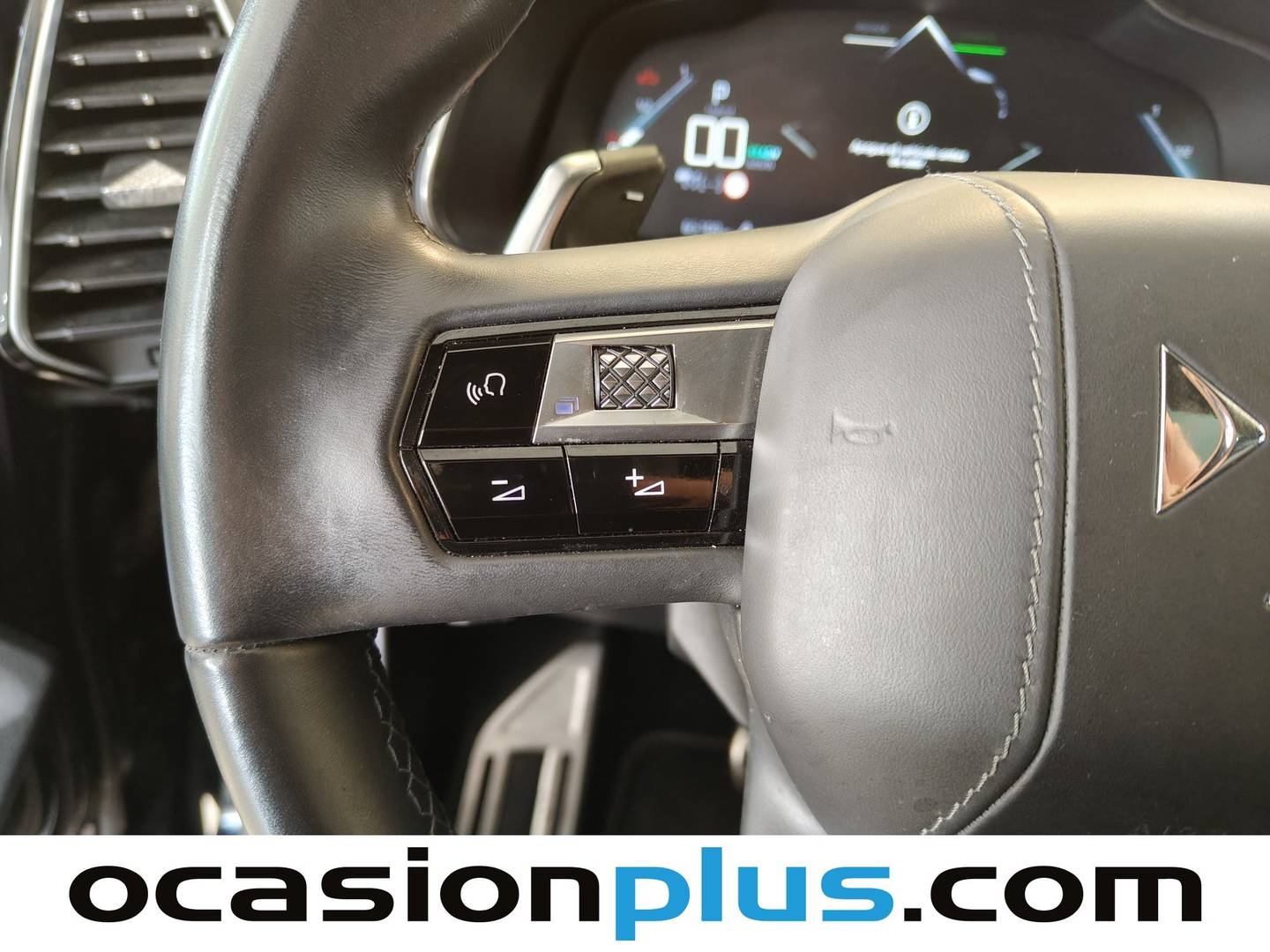 Foto DS DS 7 Crossback DS DS7 Crossback E-Tense 300 Louvre 4WD Auto (300 CV)