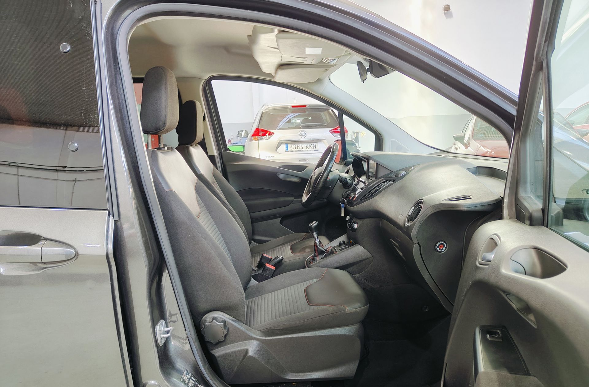 Ford Tourneo Courier 1.0 EcoBoost Sport - foto 19