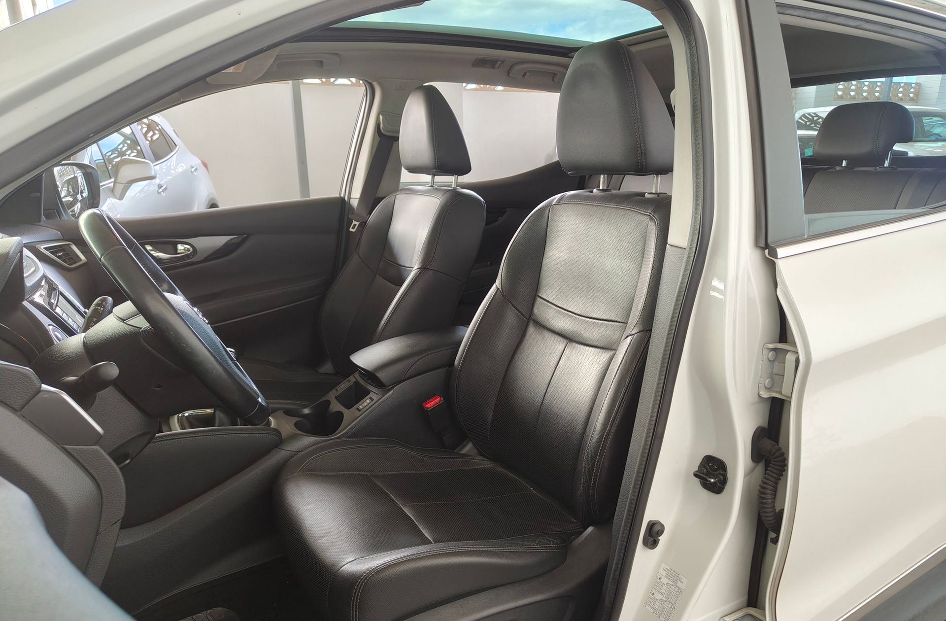 Nissan Qashqai 1.6 dCi Tekna Premium 4x2 - foto 11