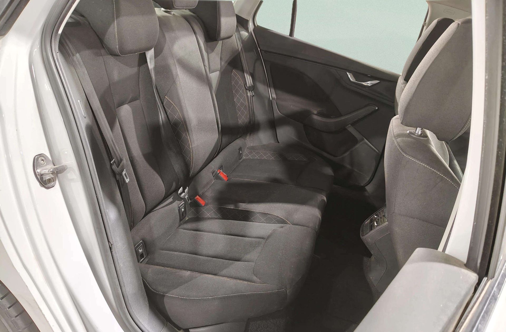 Škoda Kamiq 1.0 TSI Ambition - foto 16