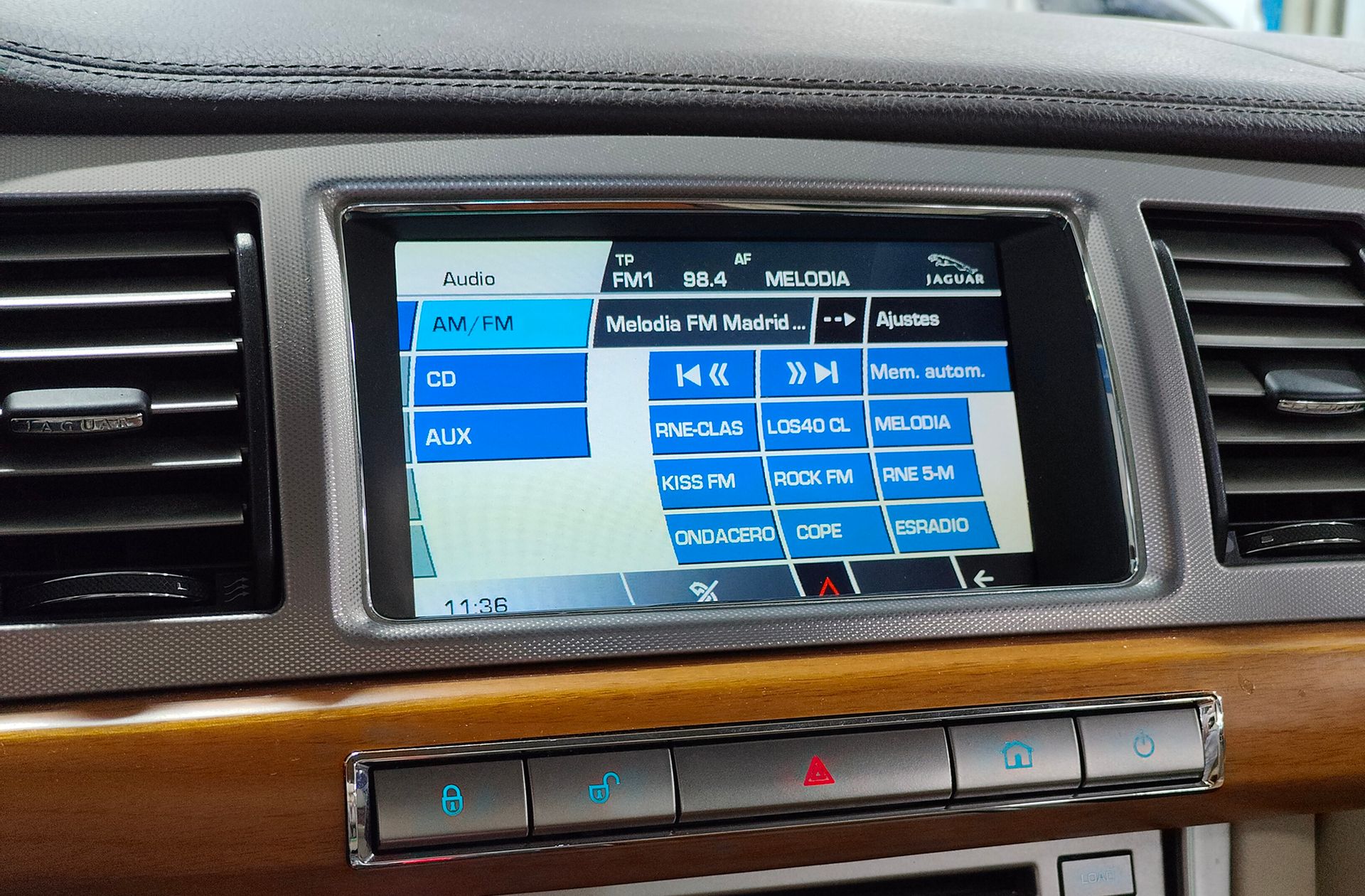 Jaguar XF 3.0 V6 Luxury - foto 28