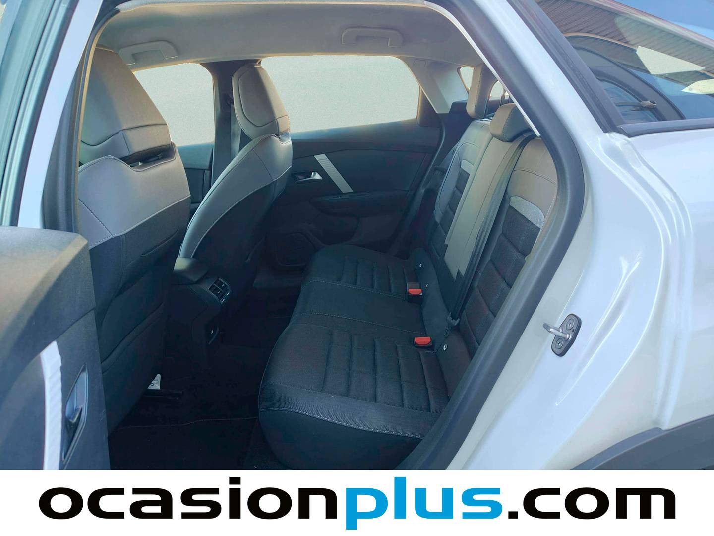Foto asientos traseros Citroën C4 Citroën C4 Hybrid 145 Business Edition e-DCS6 (145 CV)