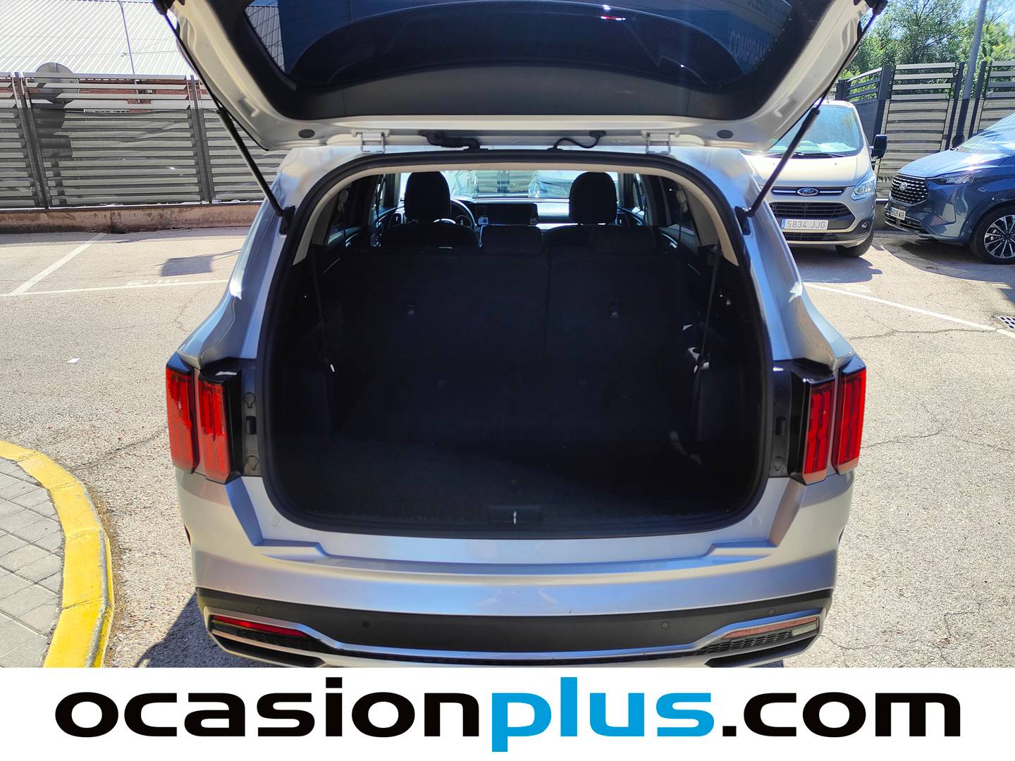 Foto KIA Sorento KIA Sorento 1.6 T-GDi HEV Drive 4x2 (230 CV) 7 Pazas siete plazas