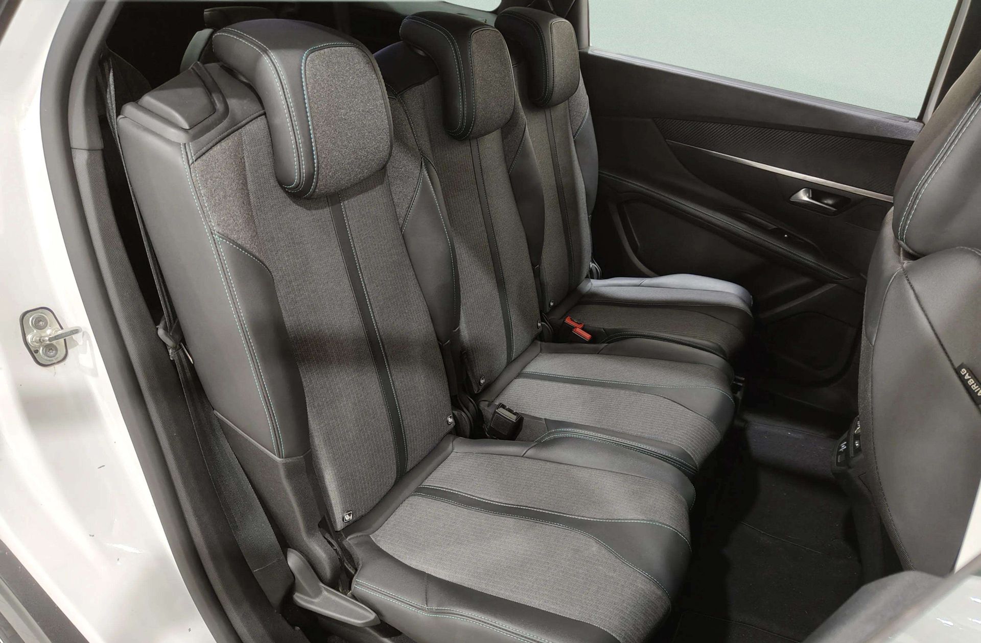 Peugeot 5008 PureTech 130 Allure Pack 7 plazas - foto 21