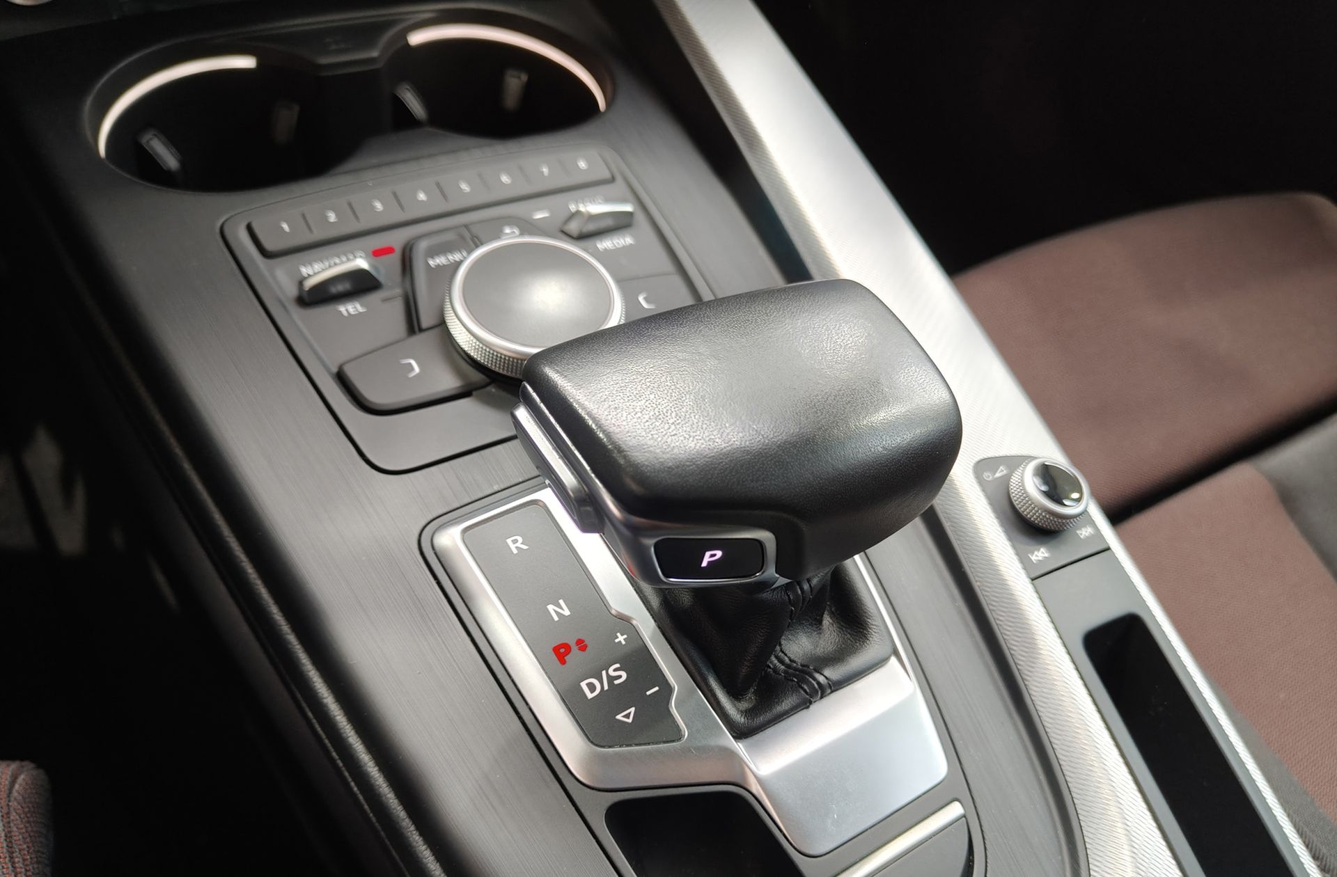 Audi A4 Avant 40 g-tron S line edition S tronic - foto 6
