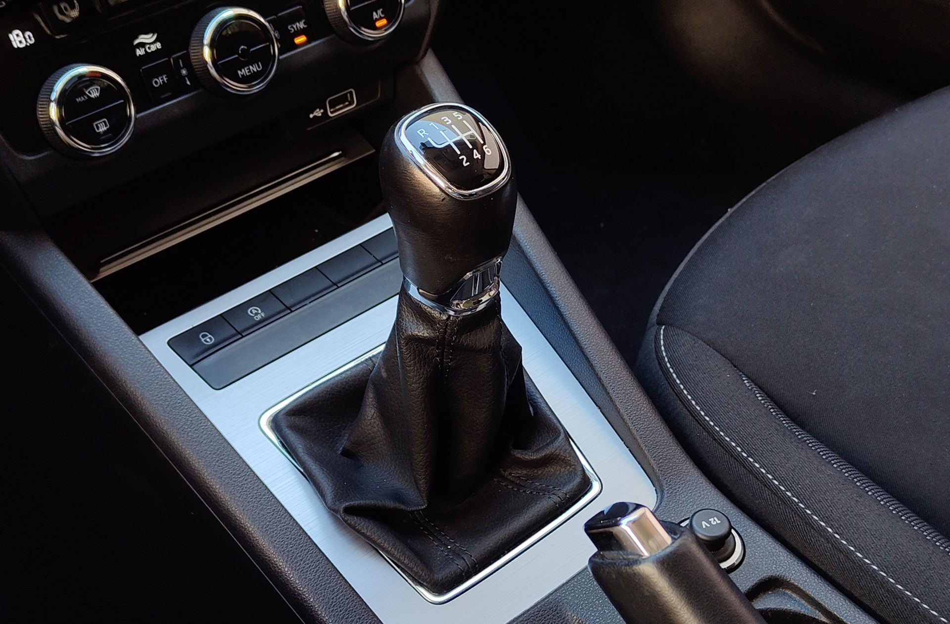 Škoda Octavia Combi 1.5 TSI Ambition - foto 5