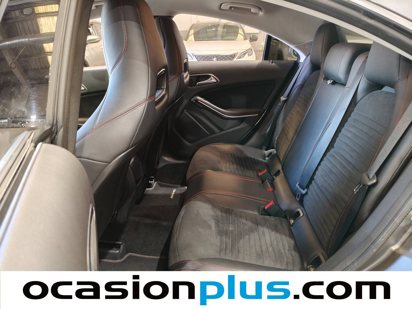 Foto asientos traseros Mercedes CLA Mercedes-Benz CLA 200 d (136 CV) Pack AMG