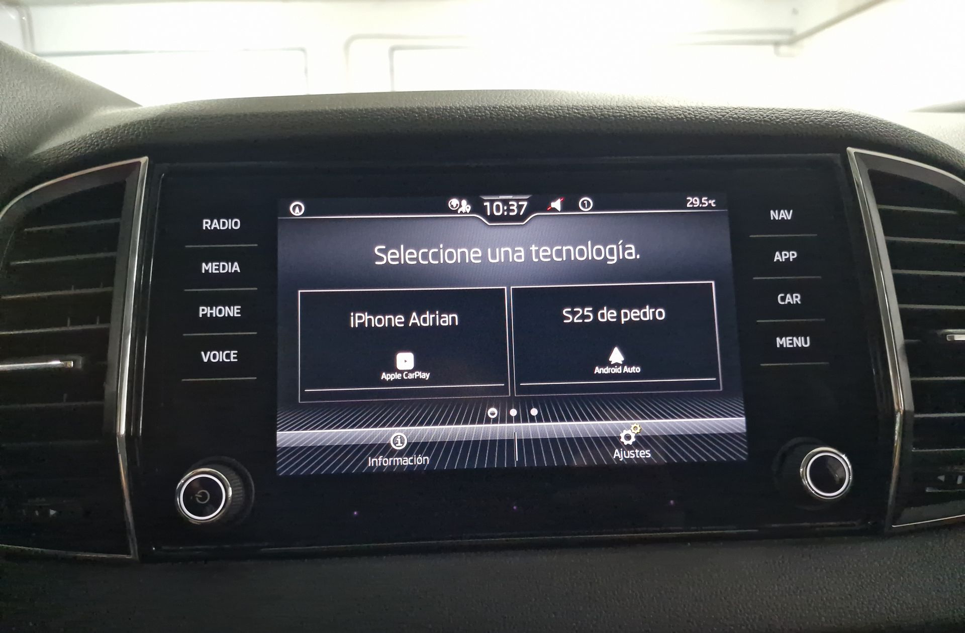 Škoda Karoq 2.0 TDI Ambition 4x4 DSG - foto 8