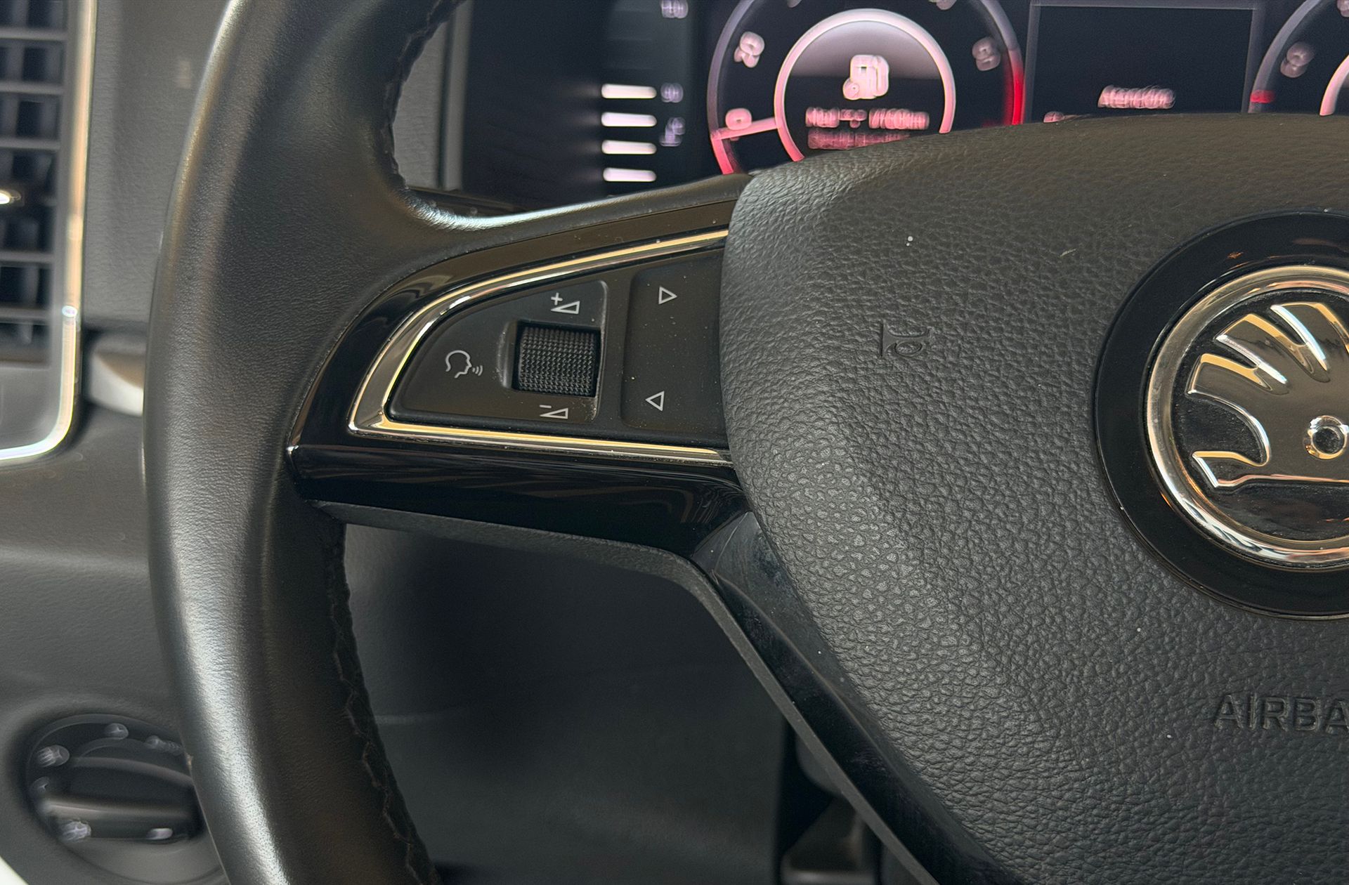 Škoda Karoq 1.5 TSI ACT Ambition - foto 24