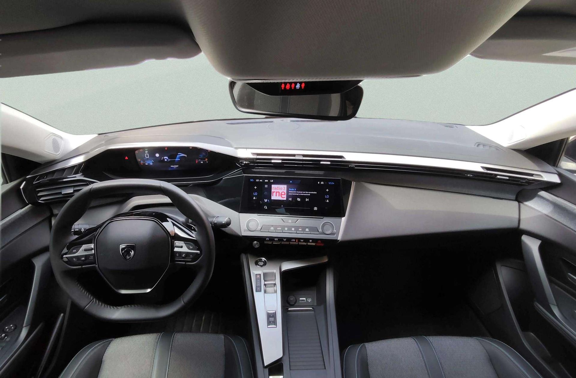Peugeot 408 Allure Hybrid 145 eDCS6 - foto 6