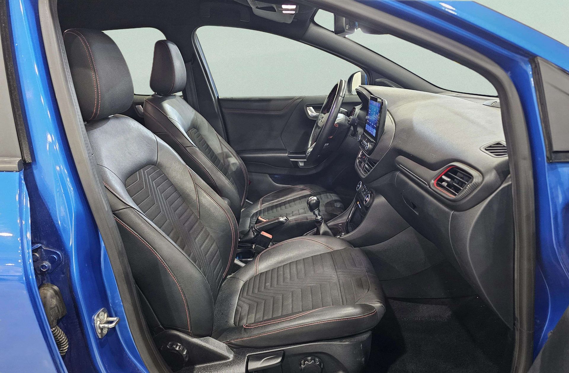 Ford Puma 1.0 EcoBoost MHEV ST-Line X - foto 24