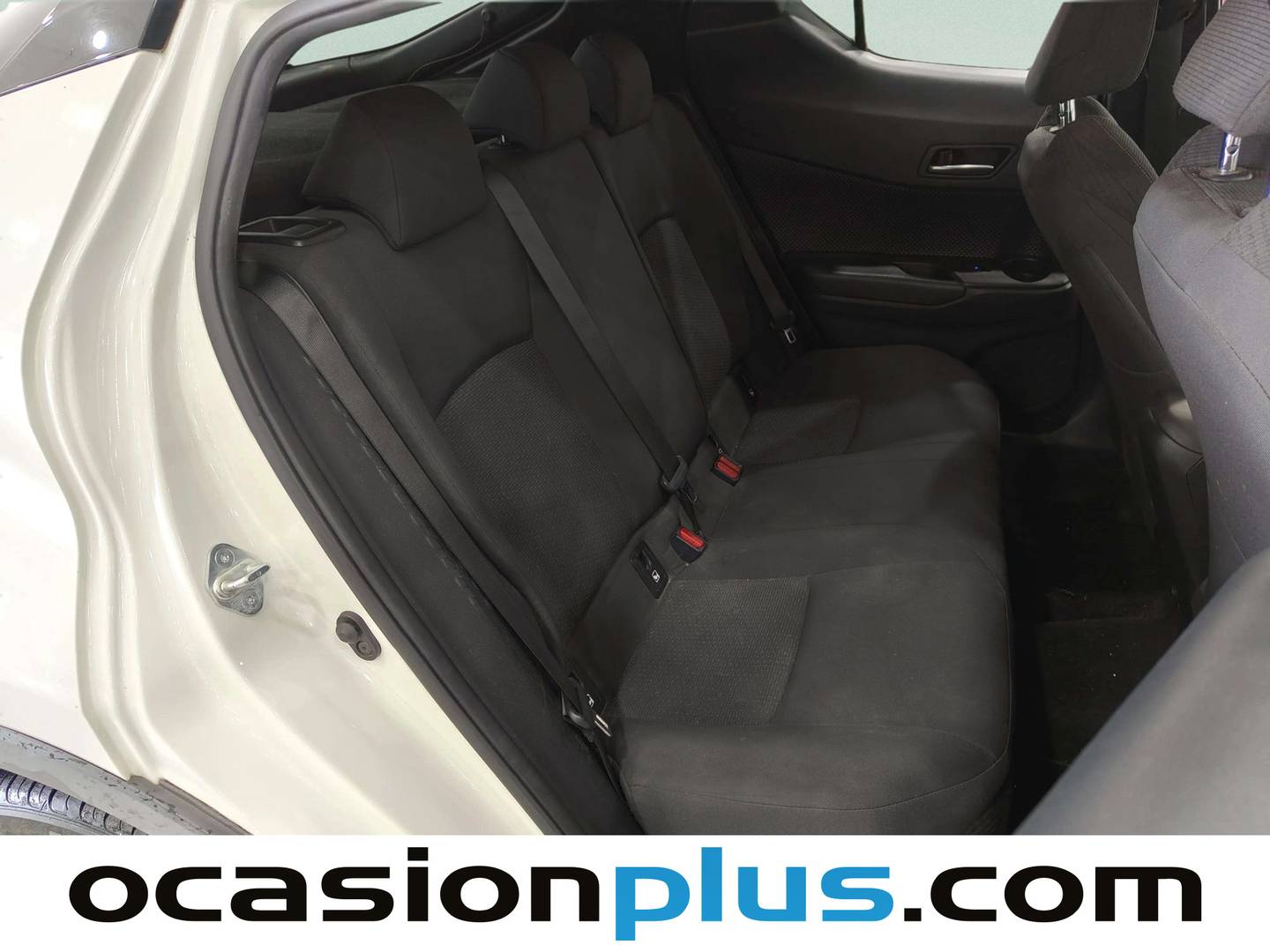 Foto Toyota C-HR Toyota C-HR 1.8 125H Advance (122 CV)