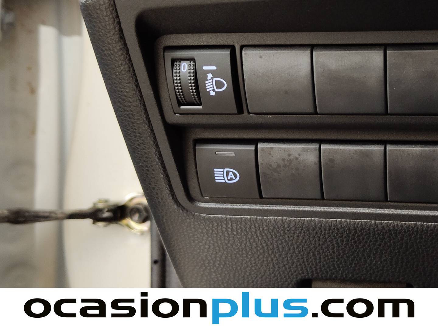 Extras y acabados del Toyota Yaris Toyota Yaris 120H Business Plus (116 CV)