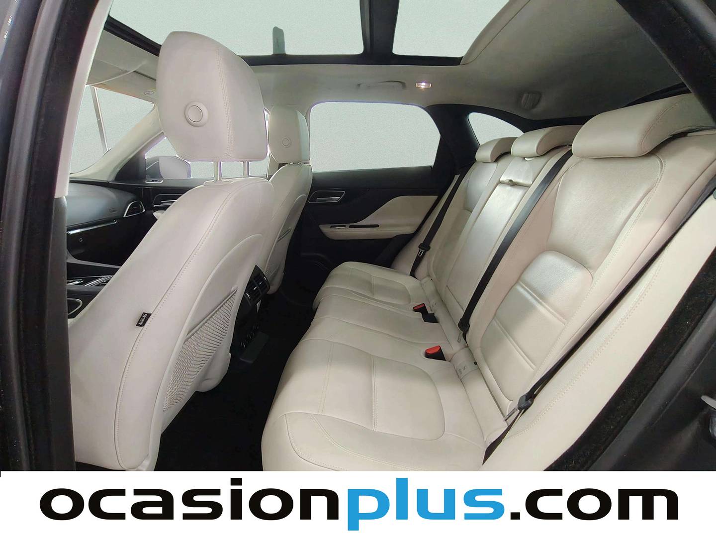 Foto asientos traseros Jaguar F-Pace Jaguar F-PACE 2.0T i4 Prestige AWD Auto (250 CV)