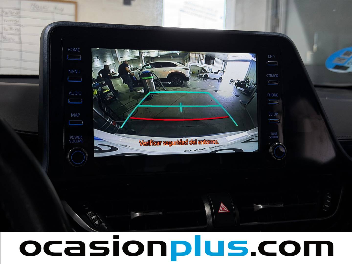 Extras y acabados del Toyota C-HR Toyota C-HR 180H Advance (184 CV)