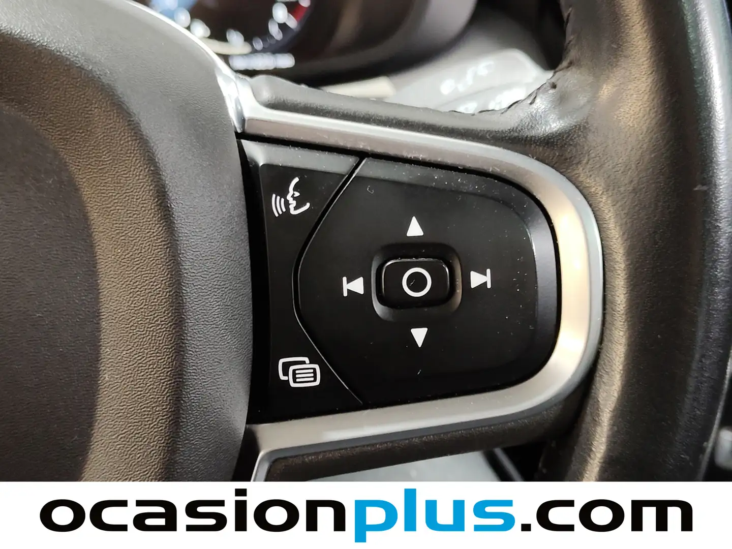 Foto Volvo XC60 Volvo XC60 2.0 T4 Momentum Auto (190 CV)