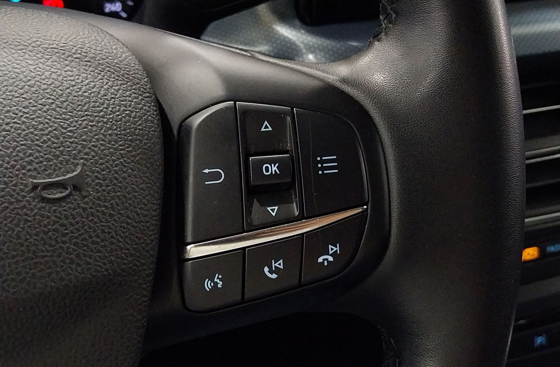 Ford Focus 1.0 EcoBoost MHEV Active - foto 29