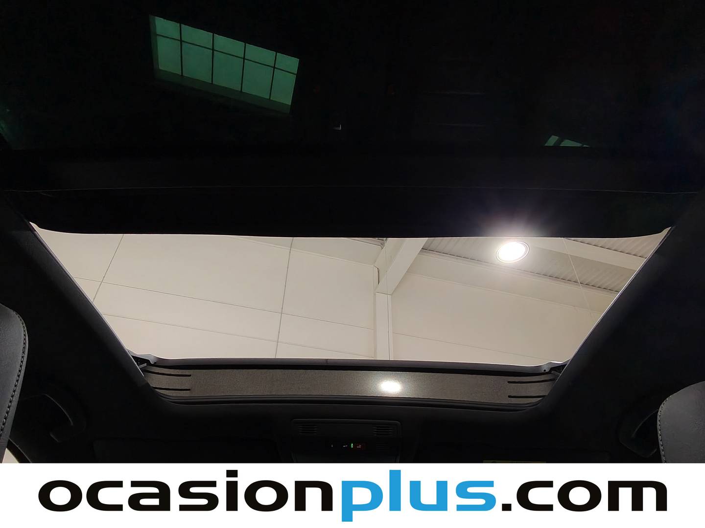 Foto Volkswagen T-Roc Volkswagen T-Roc R-Line 2.0 TDI (150 CV) DSG