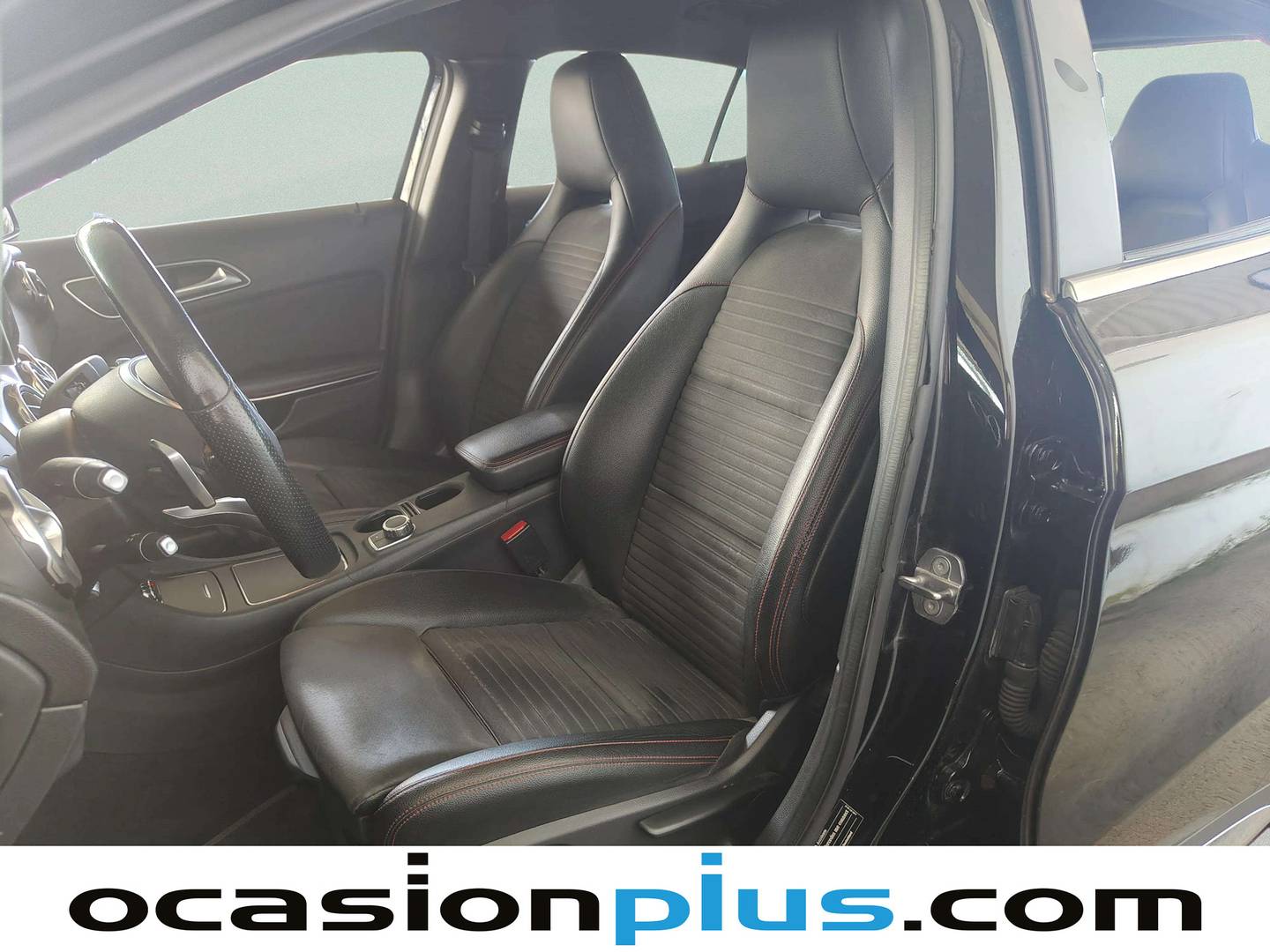 Foto asientos delanteros Mercedes GLA Mercedes GLA 180 (122 CV)