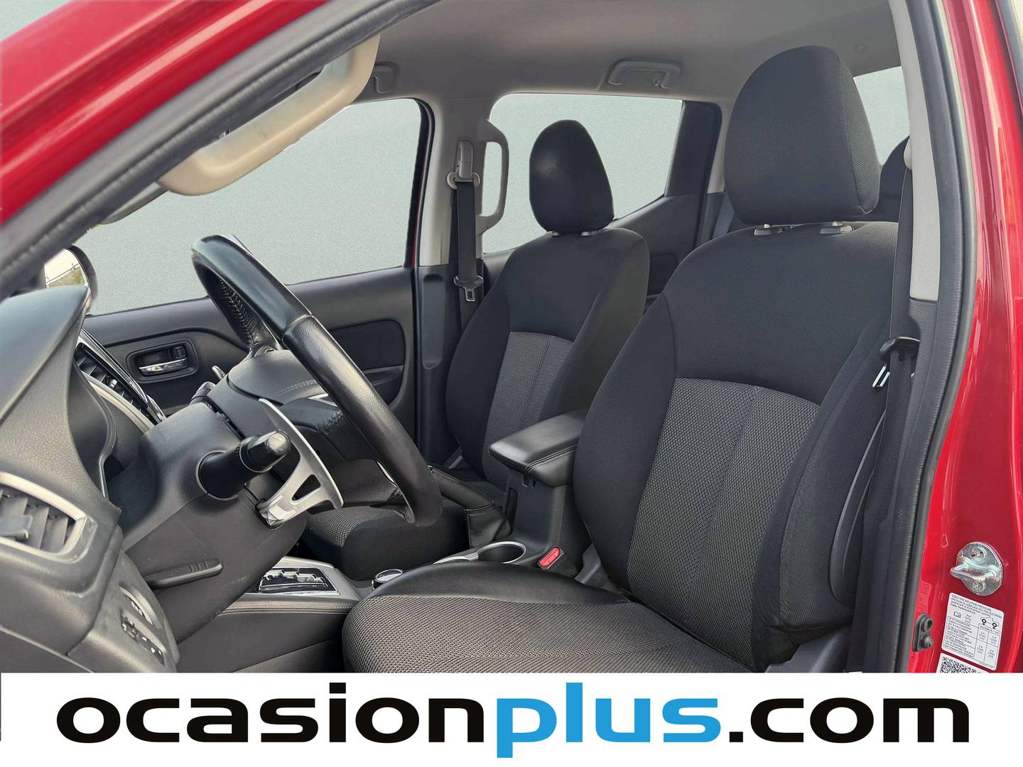 Foto asientos delanteros Mitsubishi L200 Mitsubishi L200 220 DI-D Motion Auto (150 CV)