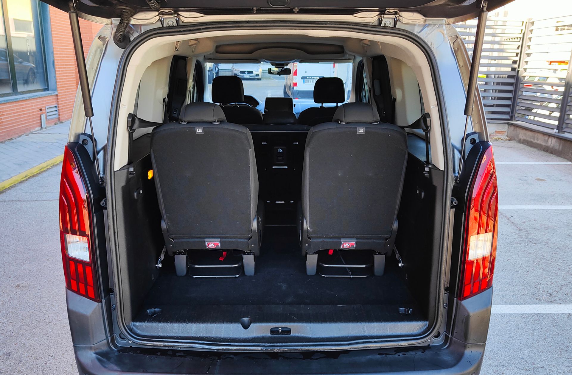 Peugeot Rifter BlueHDi 130 Allure Long 7 plazas - foto 20
