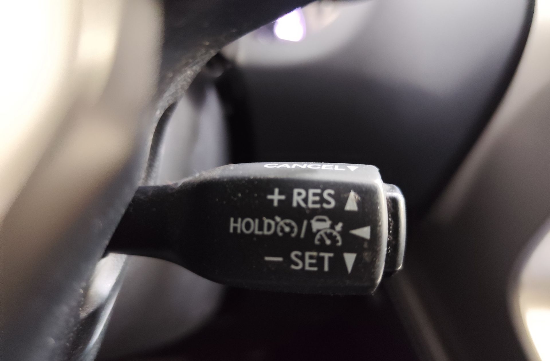 Lexus NX 300h Premium 2WD - foto 30